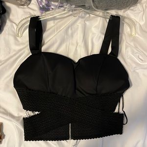 Cross stretch crop top